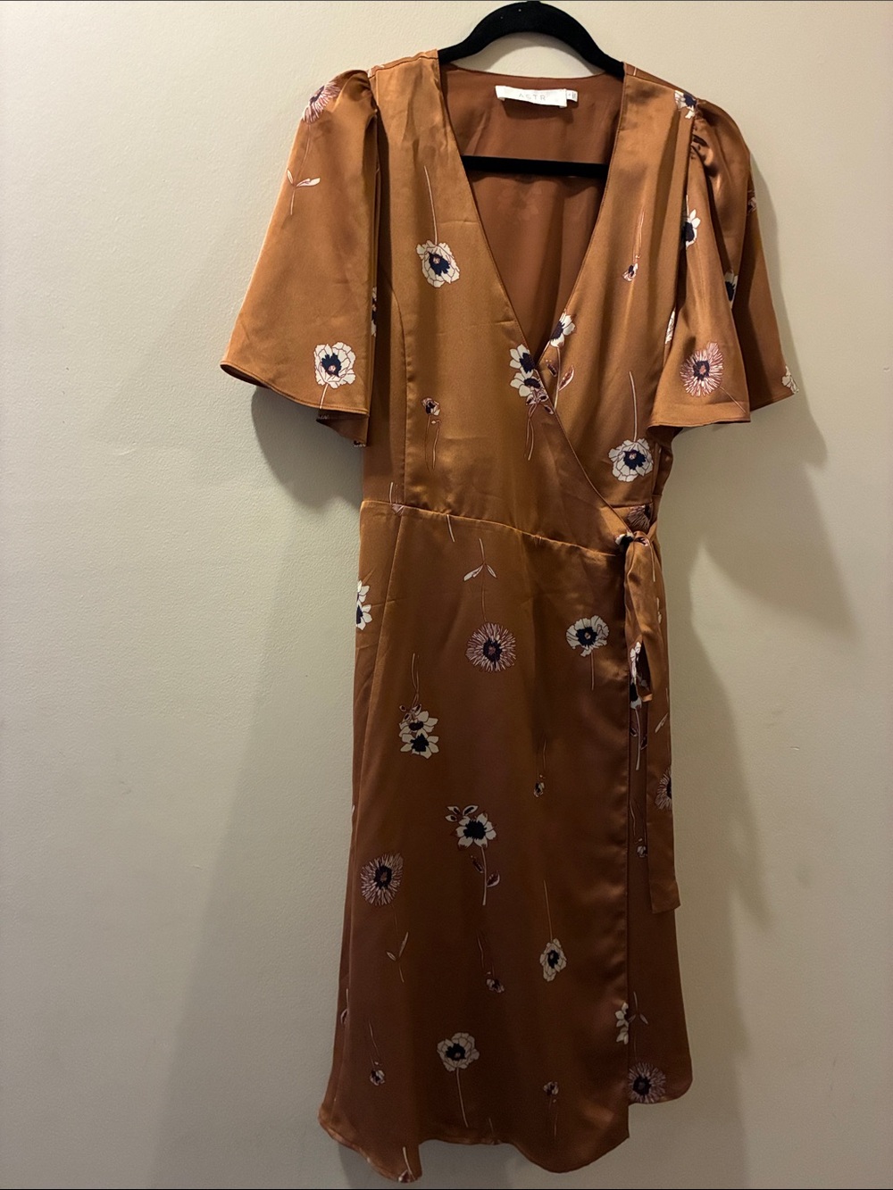 ASTR the label - Women's brown Floral Wrap Dress - large